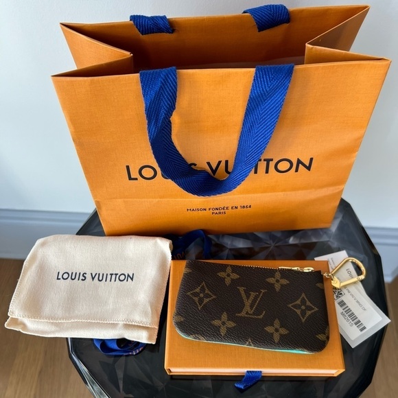 Louis Vuitton Vivienne The House Mascot sailing with friends Key Pouch - Picture 8 of 12